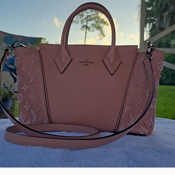 LIKE 👍 If you want to be notified when I go live!!! - Picture 4 of 7